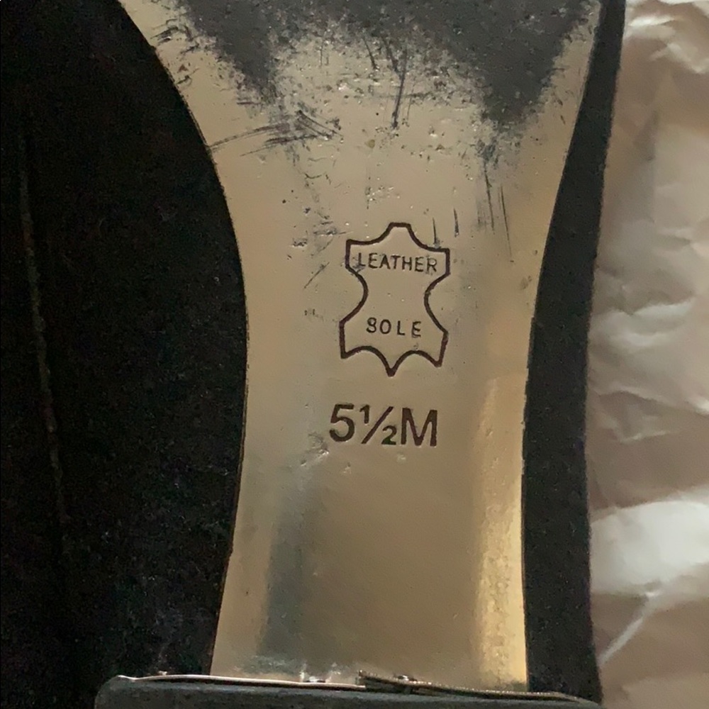 TORY BURCH 5.5 M SILVER LOGO BUCKLE FLATS SHOES - Picture 11 of 16